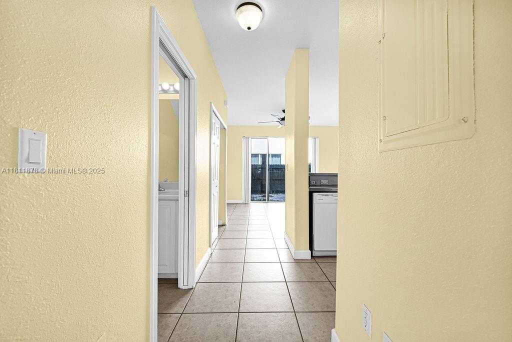 Small Image of 5440 107TH AVE #204, Doral Number 14