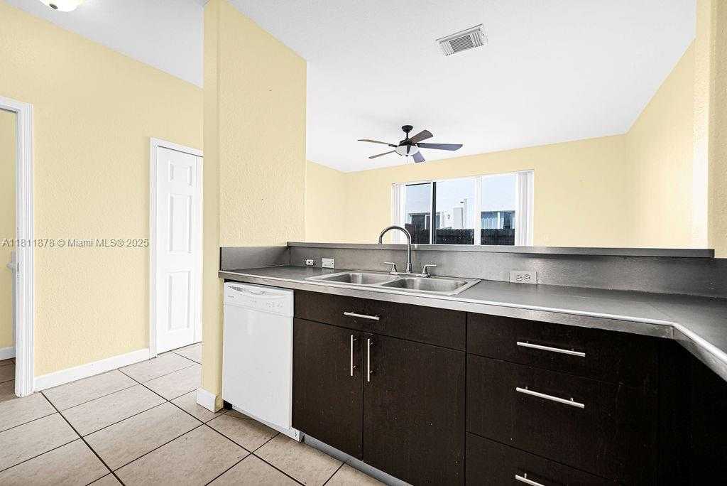 Small Image of 5440 107TH AVE #204, Doral Number 18