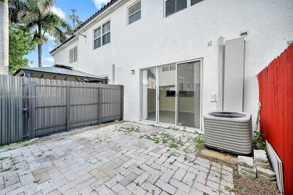 Small Image of 5440 107TH AVE #204, Doral Number 24
