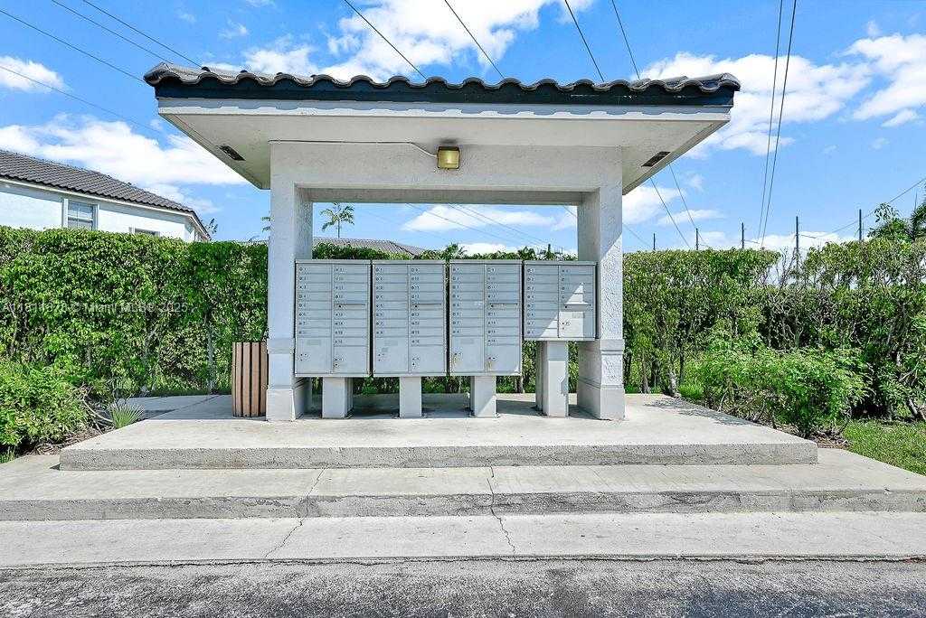 Small Image of 5440 107TH AVE #204, Doral Number 3