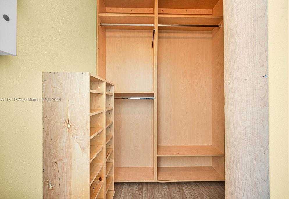 Small Image of 5440 107TH AVE #204, Doral Number 31