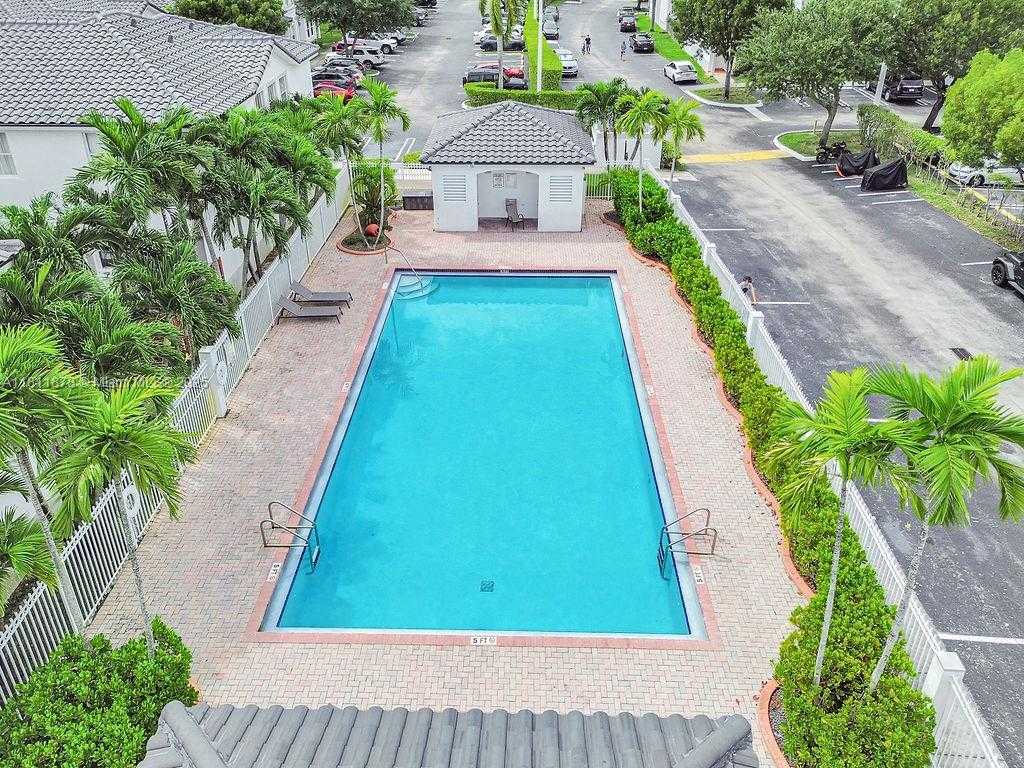Small Image of 5440 107TH AVE #204, Doral Number 4