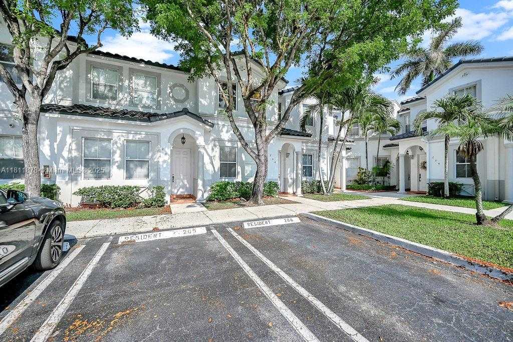 Small Image of 5440 107TH AVE #204, Doral Number 7