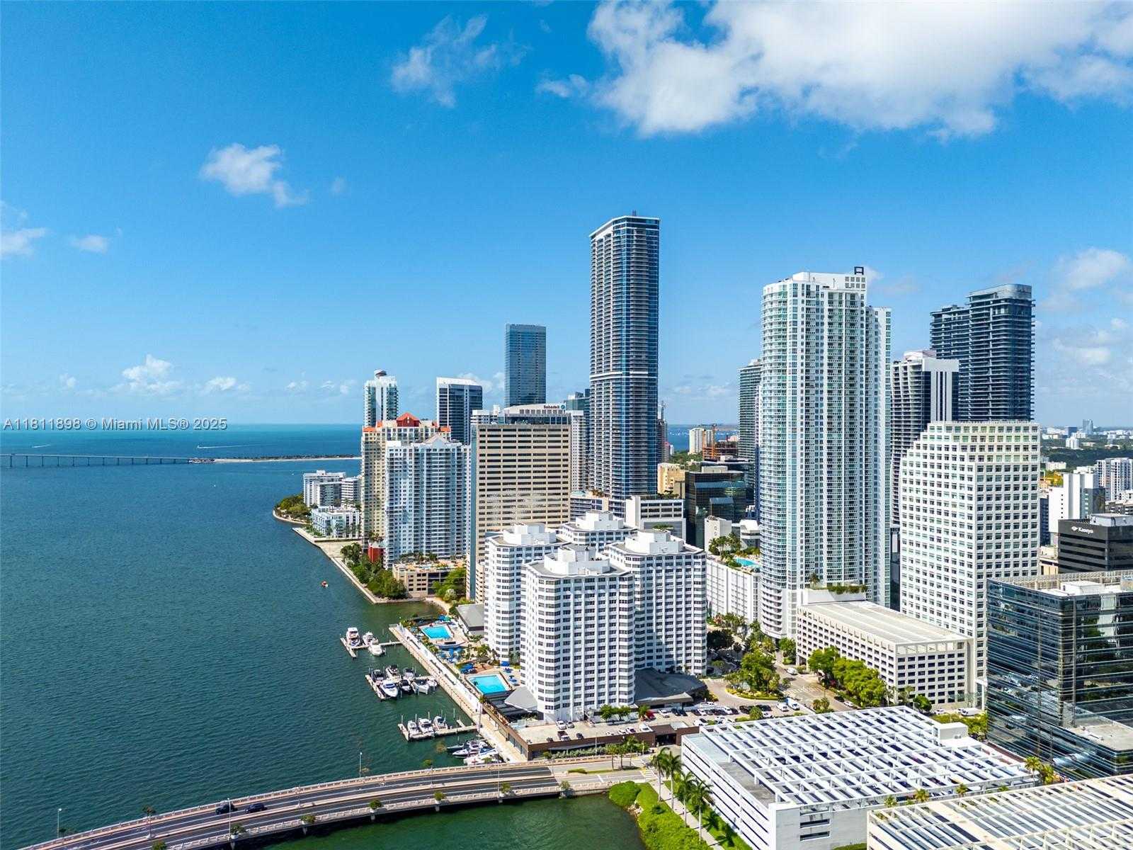 Small Image of 950 BRICKELL BAY DR #200, Miami Number 28