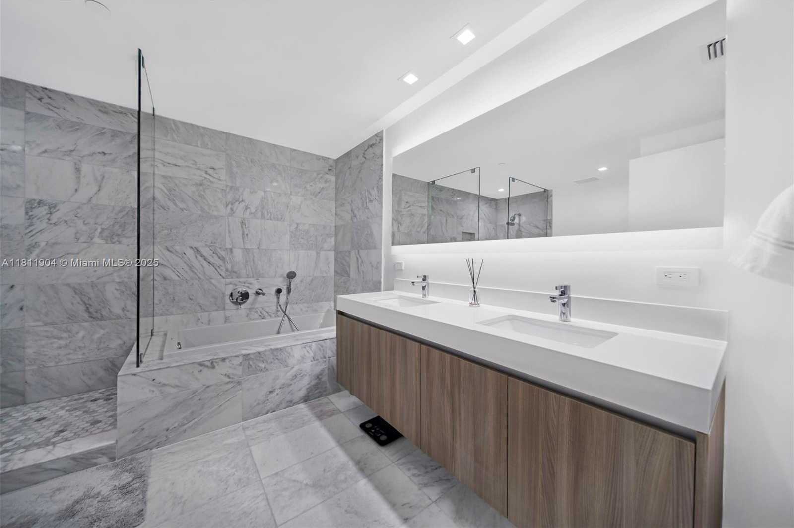 Small Image of 401 NORTH BIRCH RD #1100, Fort Lauderdale Number 30
