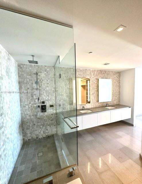 Small Image of 68 SOUTH EAST 6TH ST #2507, Miami Number 21