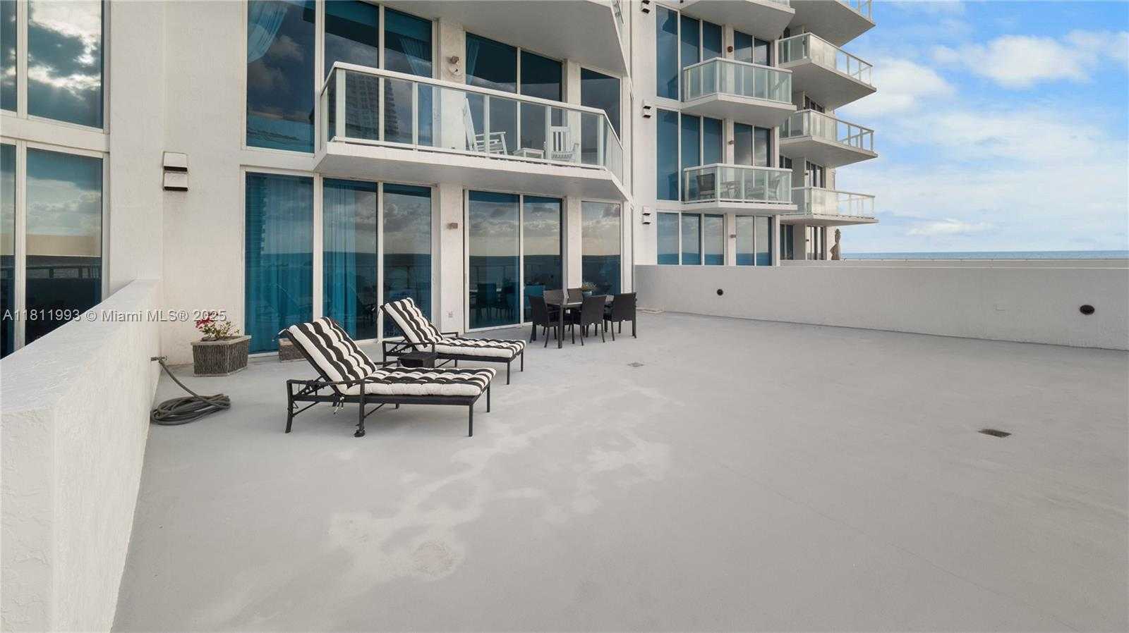 Small Image of 6515 COLLINS AVE #605, Miami Beach Number 22