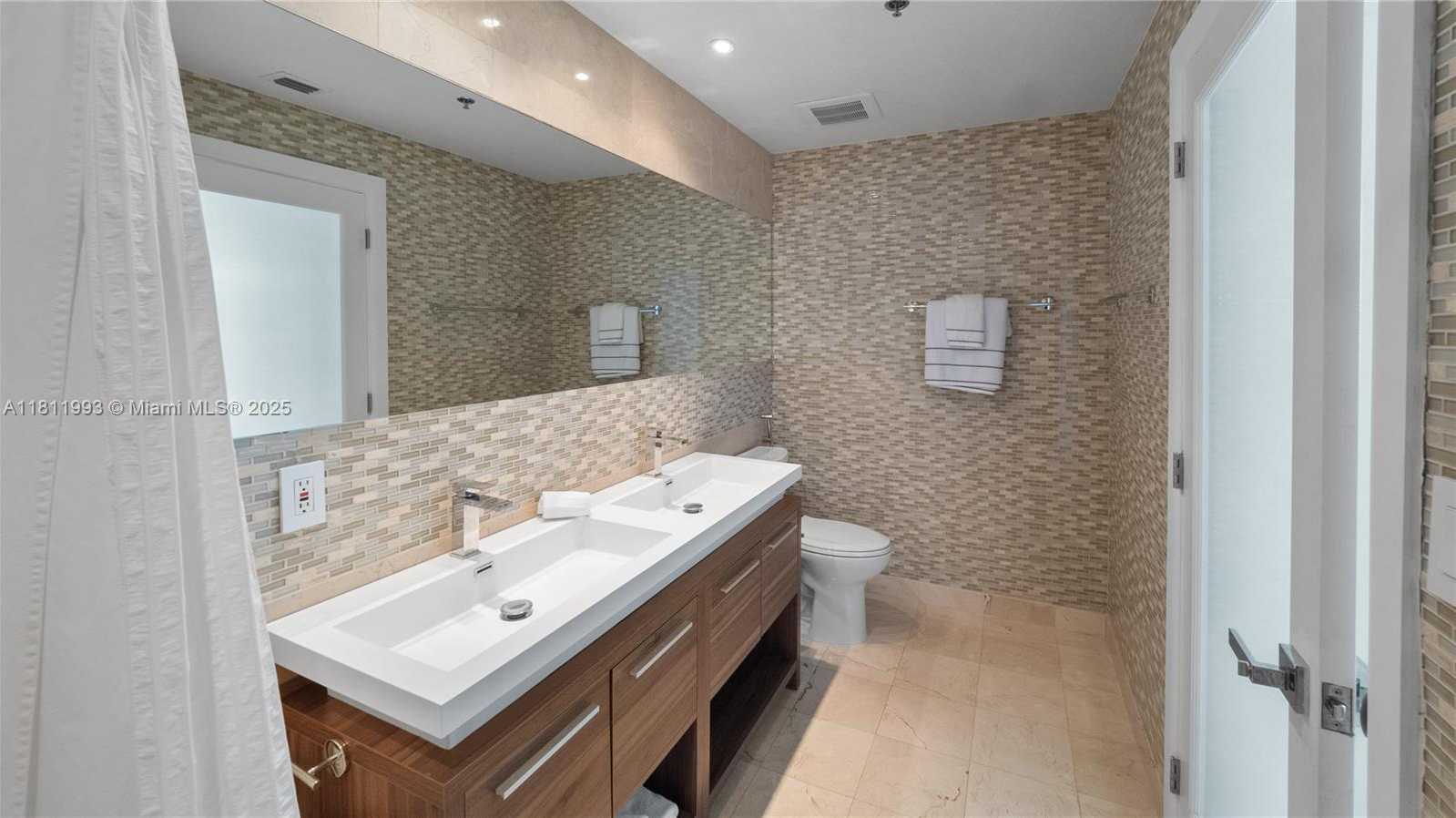 Small Image of 6515 COLLINS AVE #605, Miami Beach Number 32
