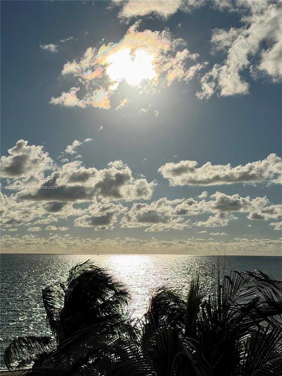 Small Image of 6515 COLLINS AVE #605, Miami Beach Number 64