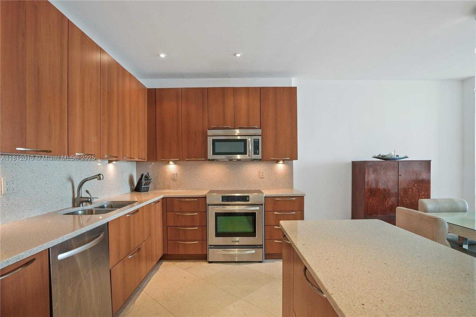 Small Image of 19370 COLLINS AVE #PH-24, Sunny Isles Beach Number 4