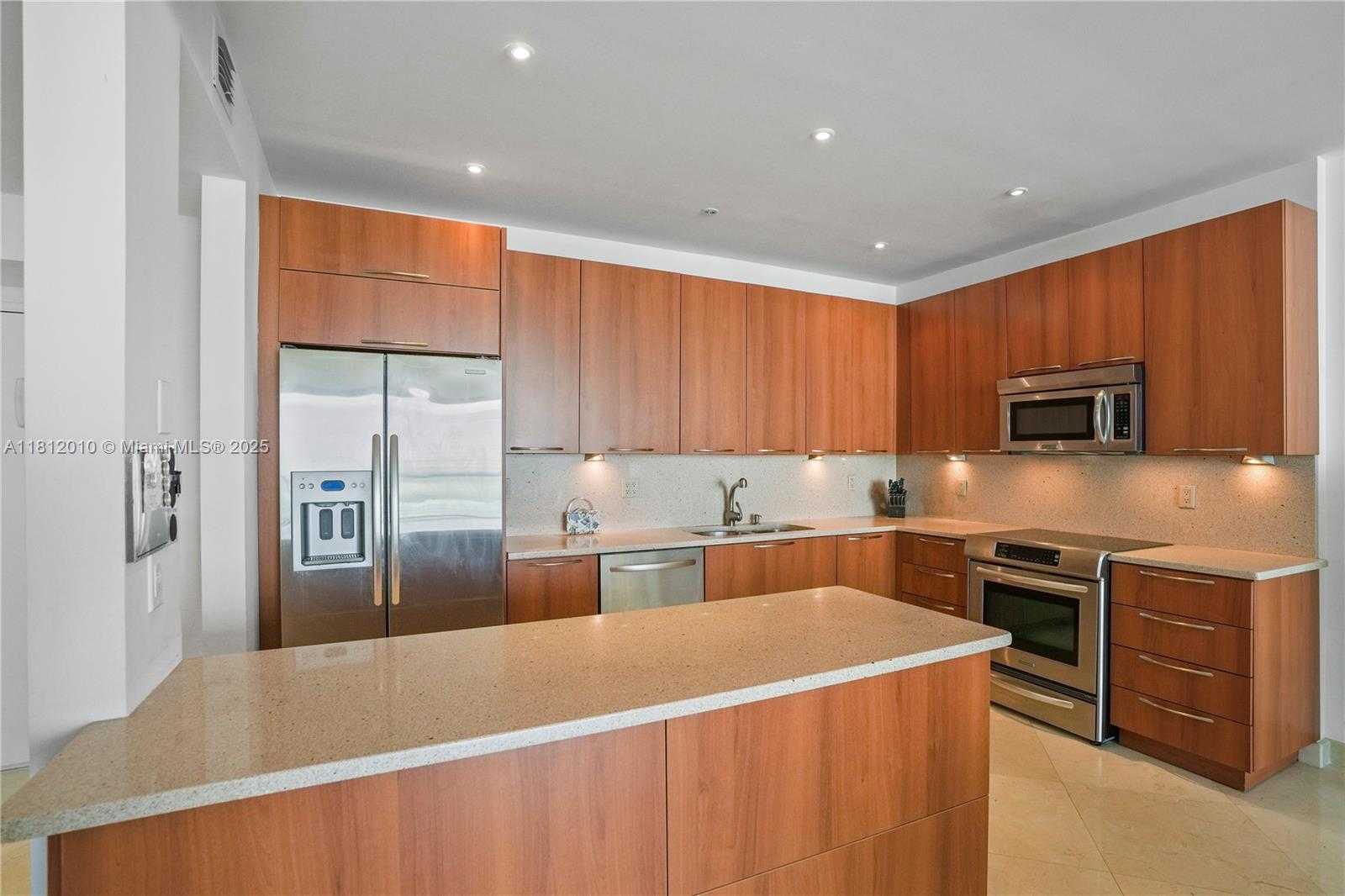 Small Image of 19370 COLLINS AVE #PH-24, Sunny Isles Beach Number 5