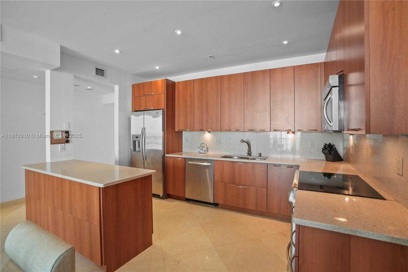Small Image of 19370 COLLINS AVE #PH-24, Sunny Isles Beach Number 6