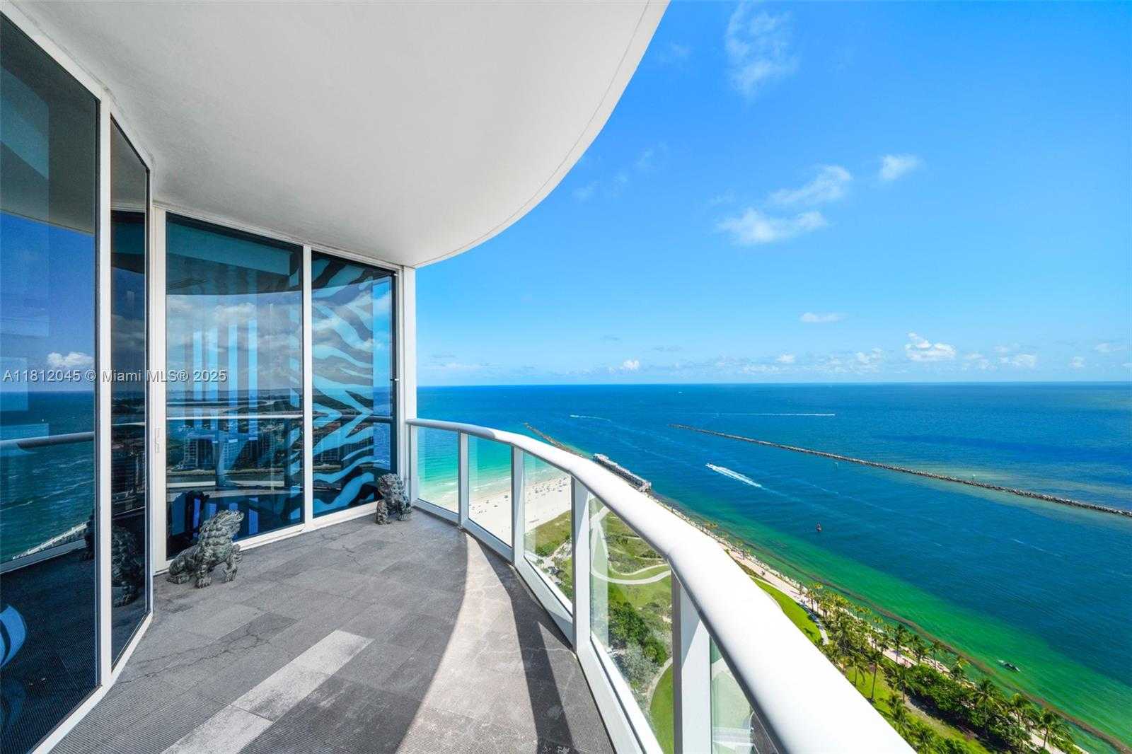 Small Image of 100 SOUTH POINTE DR #3003, Miami Beach Number 12