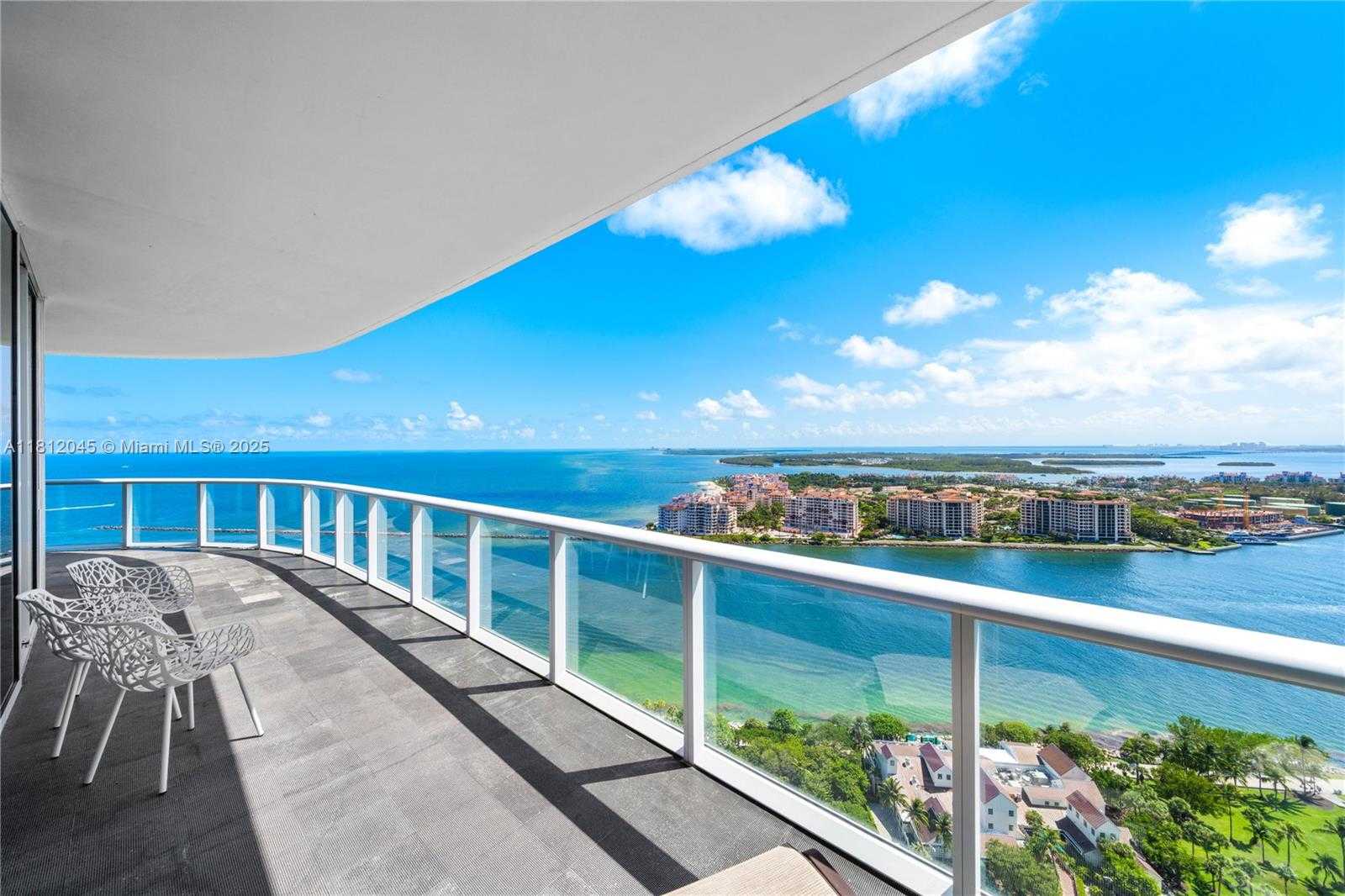 Small Image of 100 SOUTH POINTE DR #3003, Miami Beach Number 13