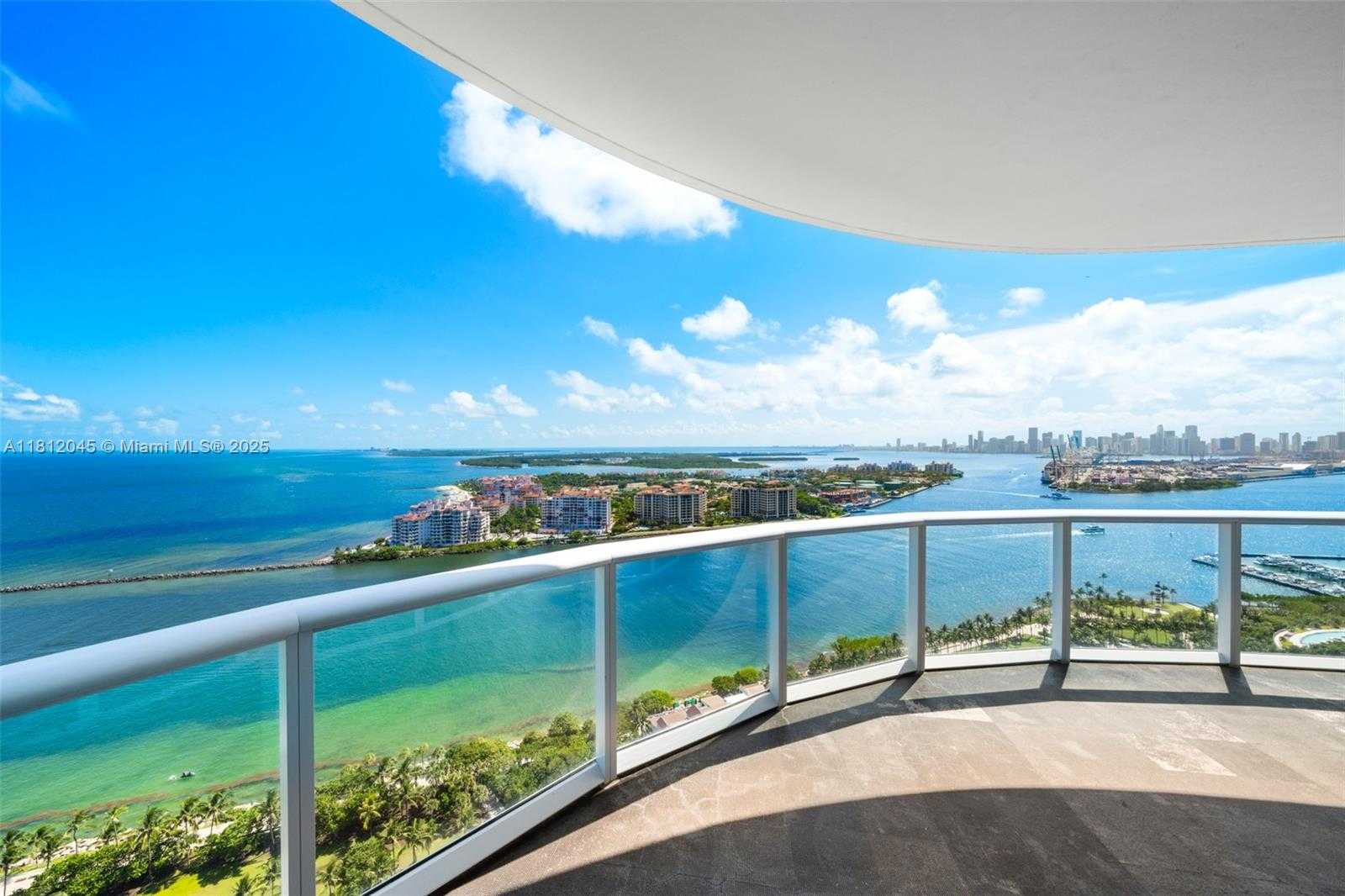 Small Image of 100 SOUTH POINTE DR #3003, Miami Beach Number 14