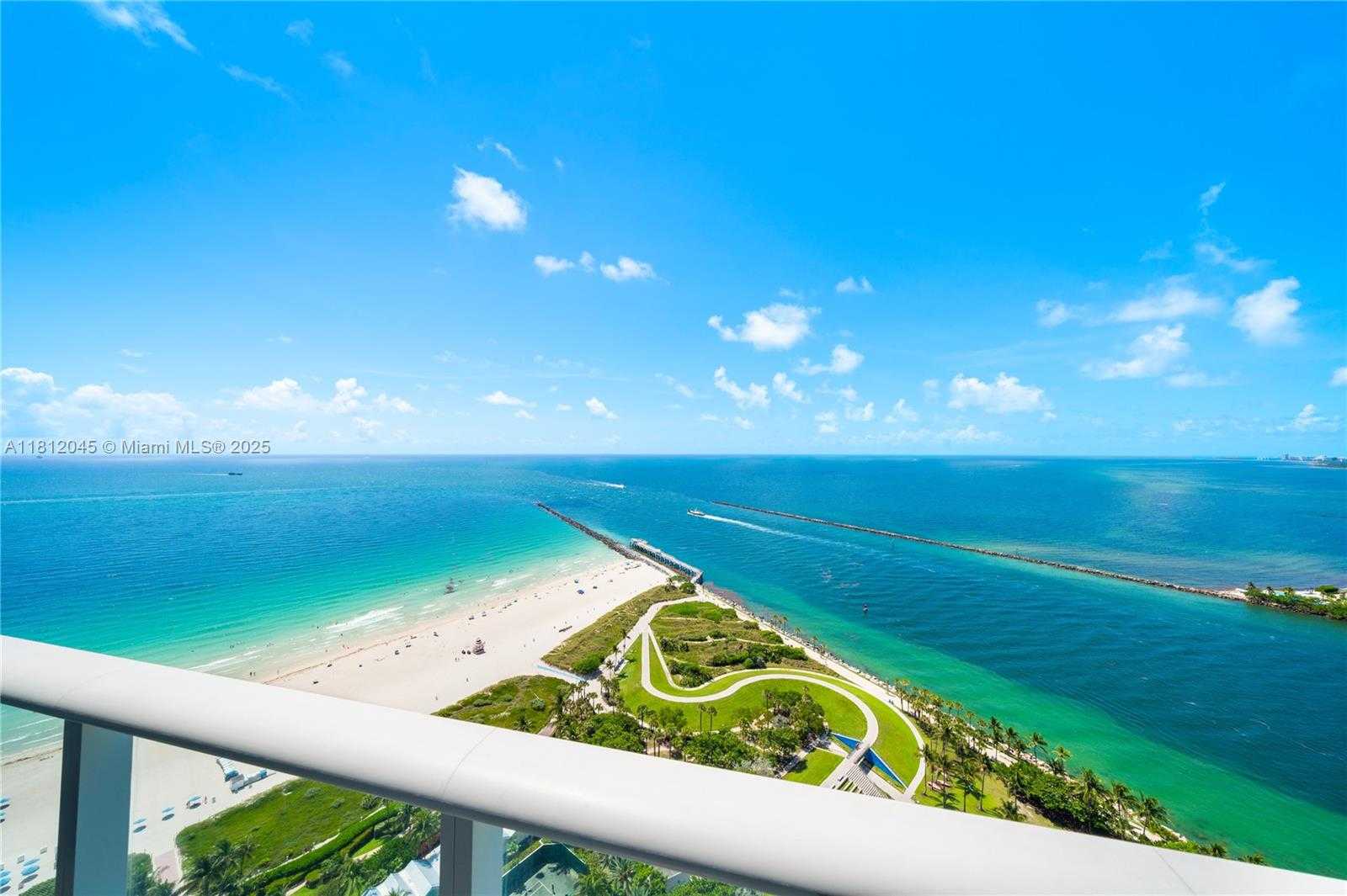 Small Image of 100 SOUTH POINTE DR #3003, Miami Beach Number 19