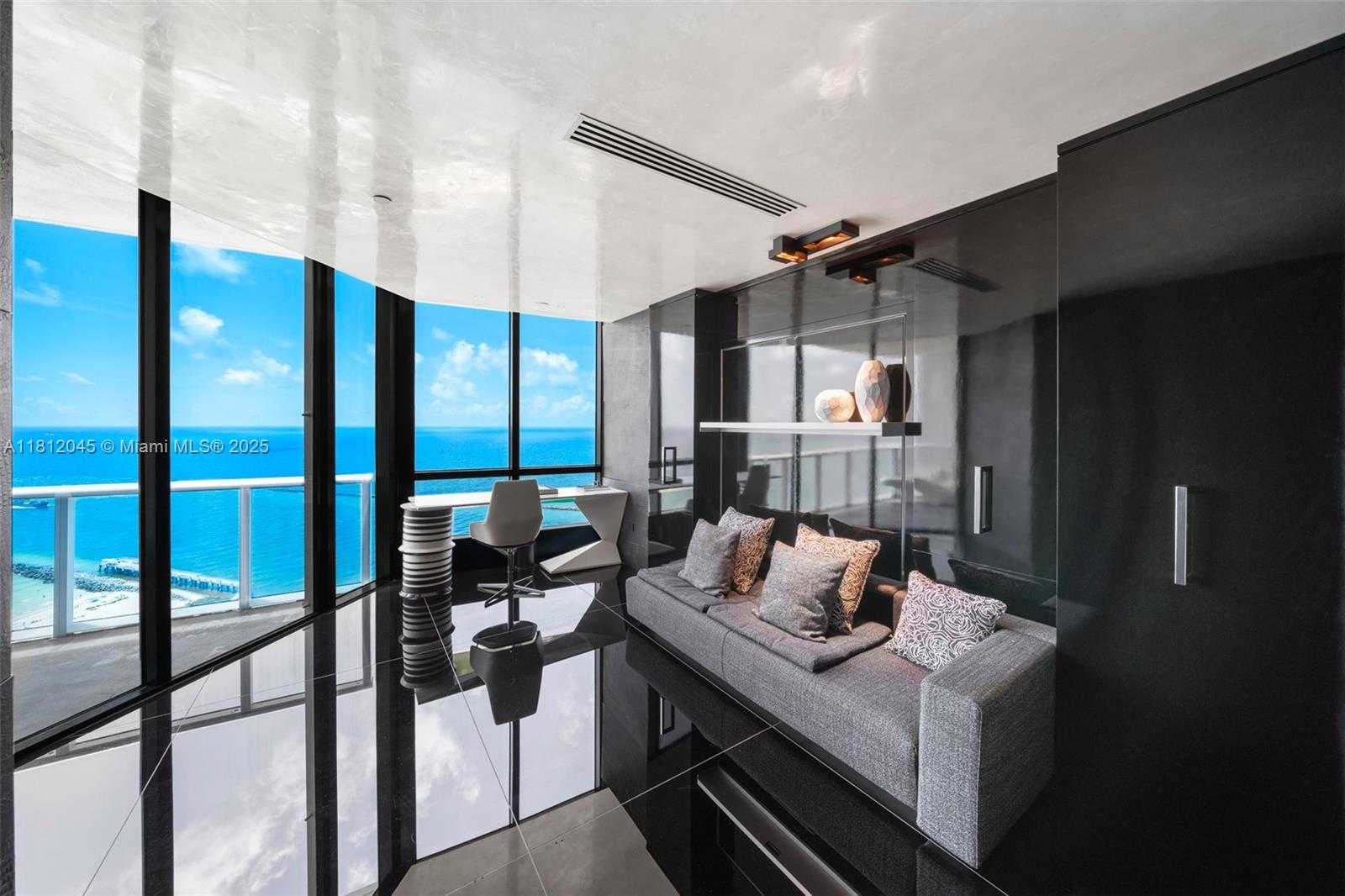 Small Image of 100 SOUTH POINTE DR #3003, Miami Beach Number 21