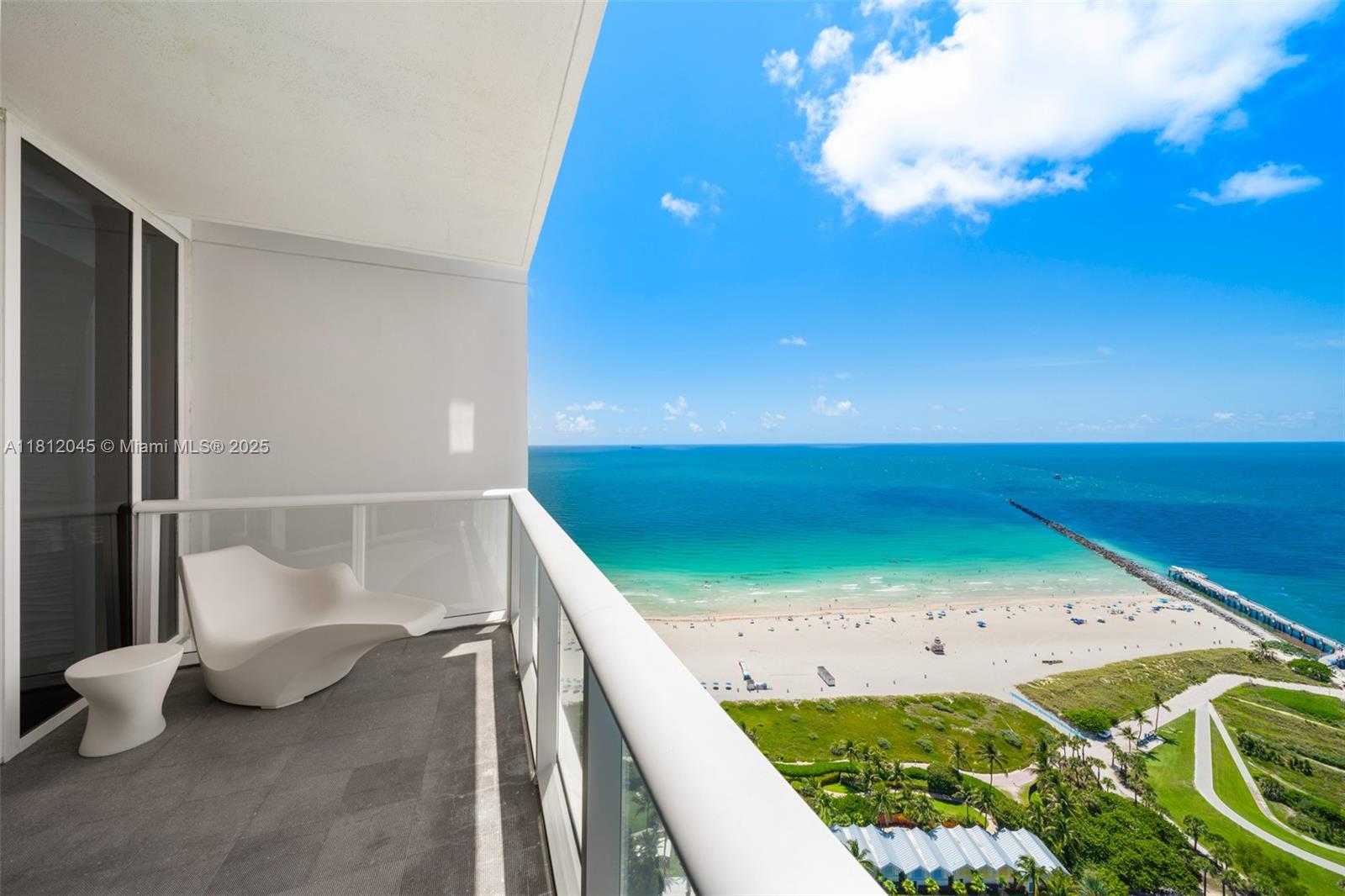 Small Image of 100 SOUTH POINTE DR #3003, Miami Beach Number 25