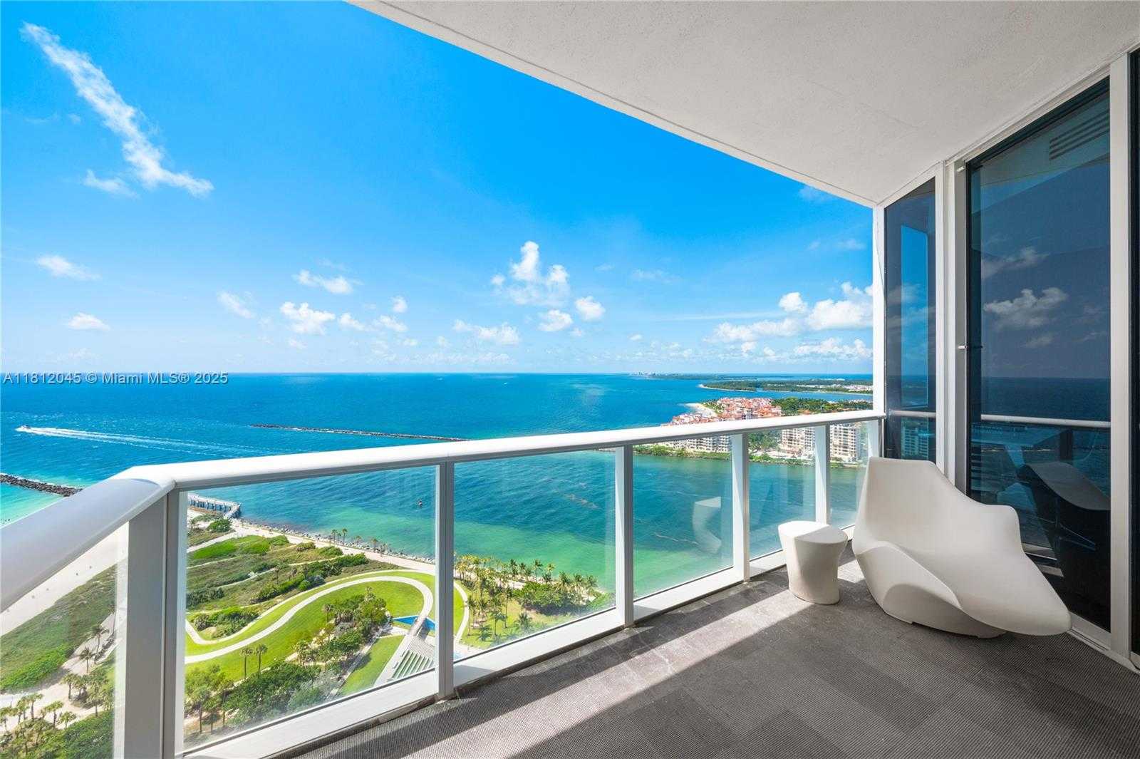 Small Image of 100 SOUTH POINTE DR #3003, Miami Beach Number 26