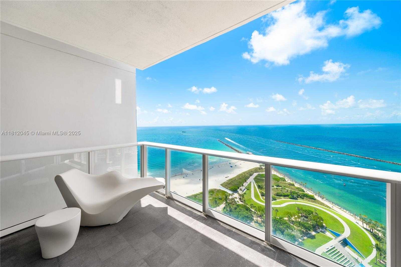 Small Image of 100 SOUTH POINTE DR #3003, Miami Beach Number 27