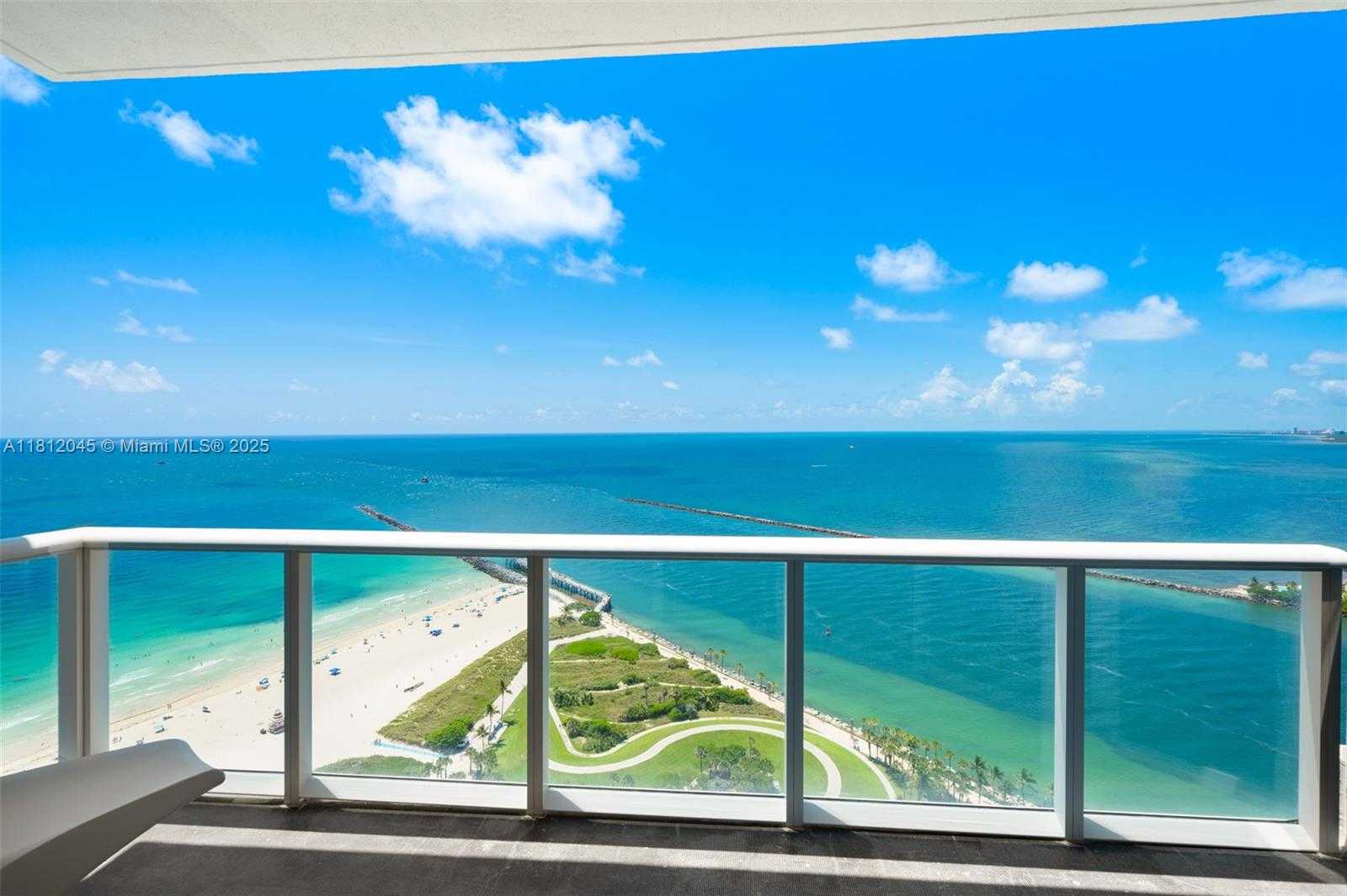 Small Image of 100 SOUTH POINTE DR #3003, Miami Beach Number 28