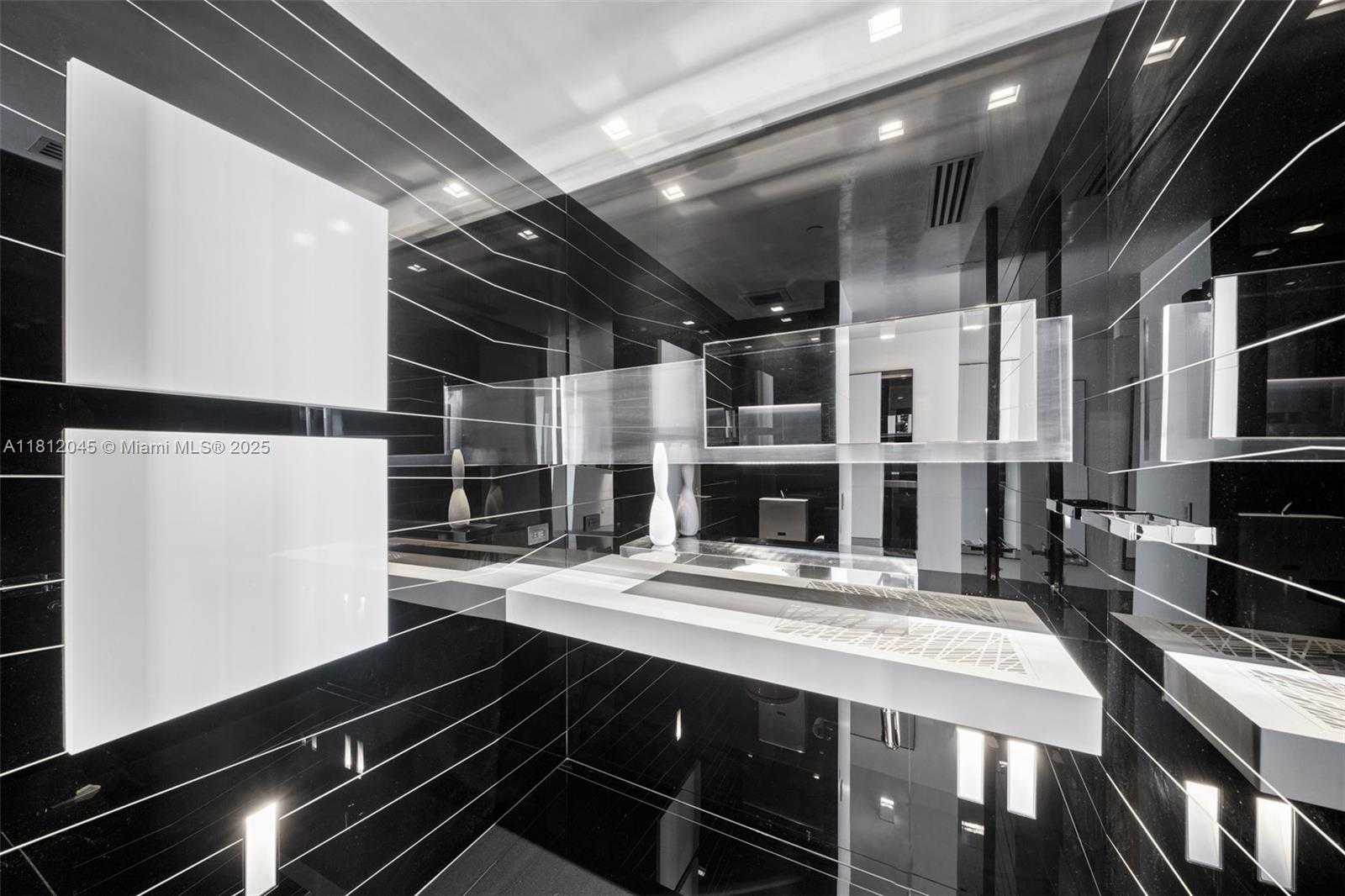 Small Image of 100 SOUTH POINTE DR #3003, Miami Beach Number 30