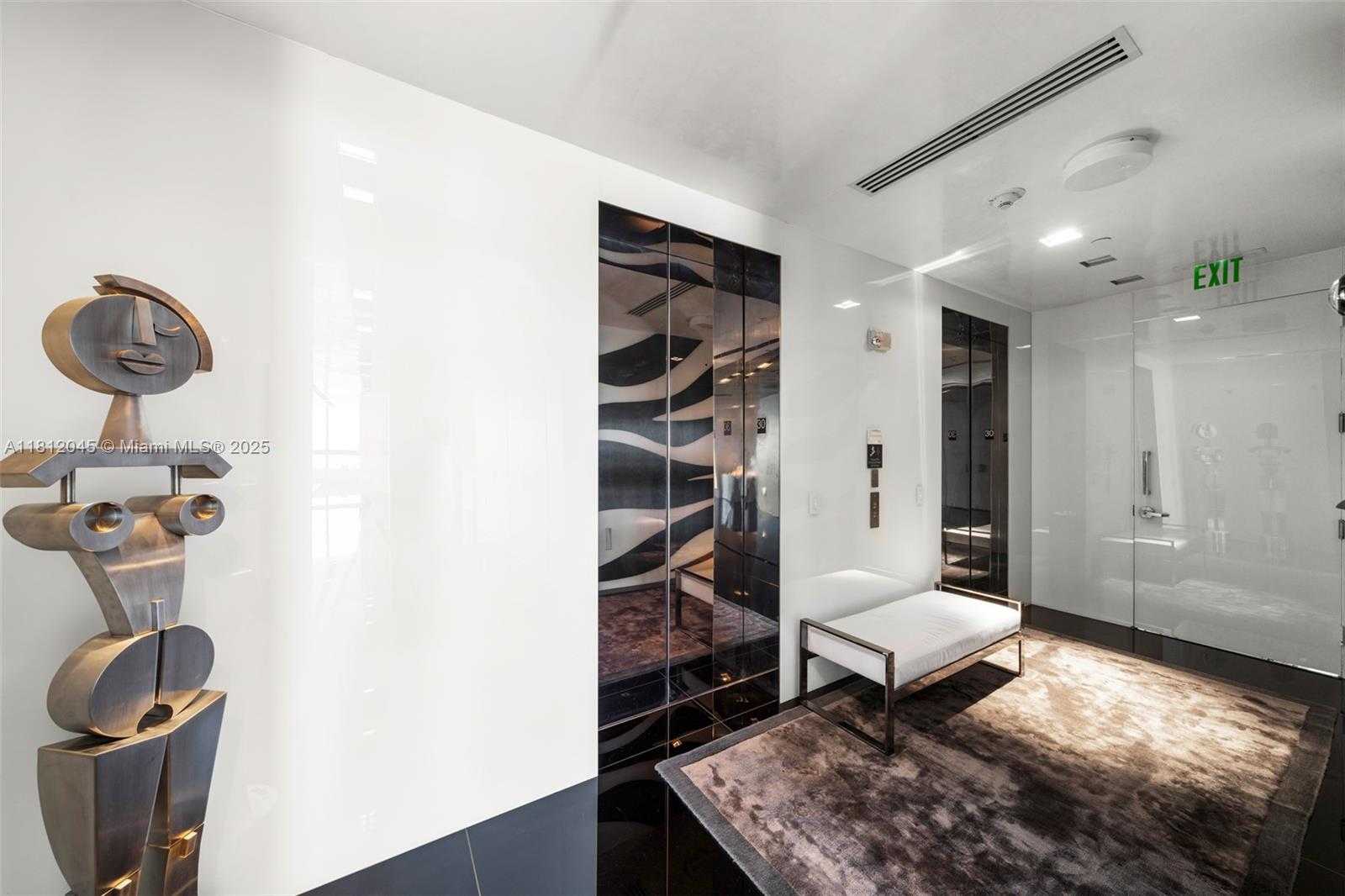 Small Image of 100 SOUTH POINTE DR #3003, Miami Beach Number 36