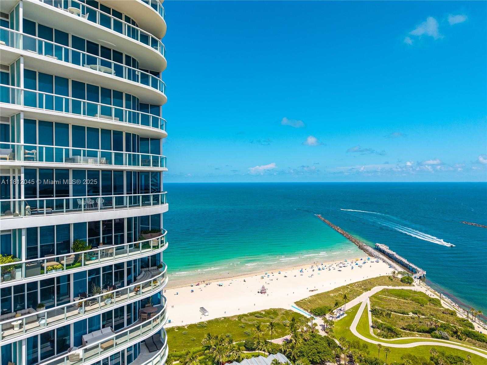Small Image of 100 SOUTH POINTE DR #3003, Miami Beach Number 38