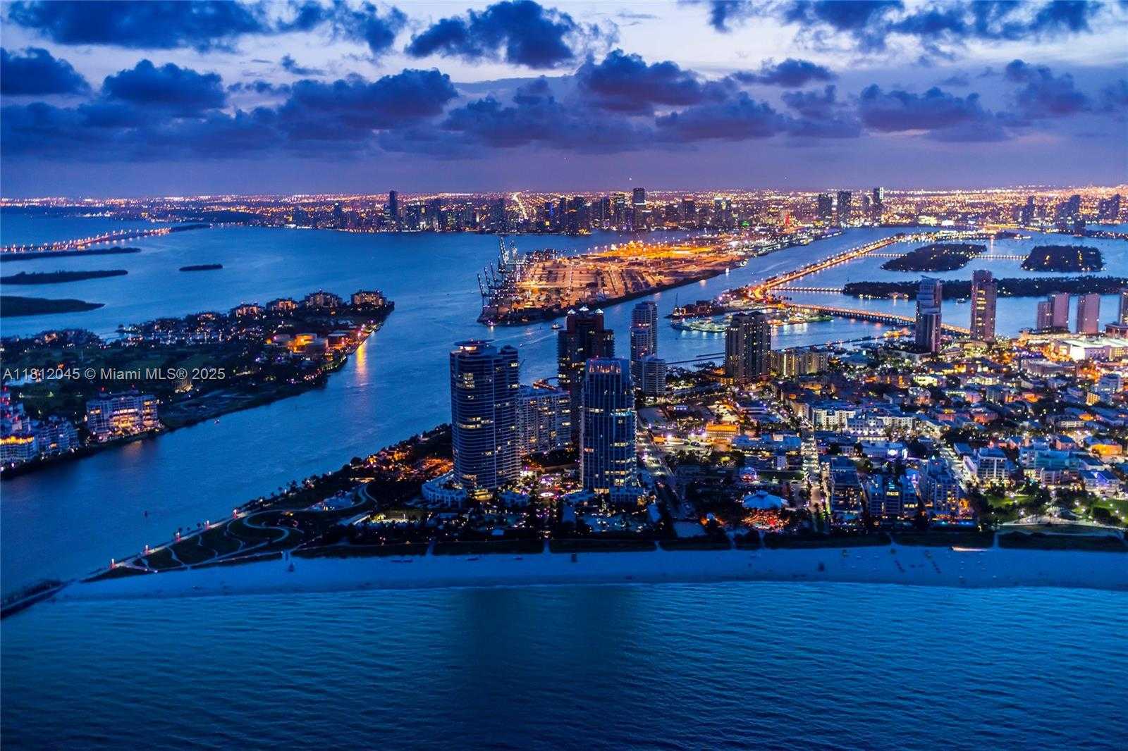 Small Image of 100 SOUTH POINTE DR #3003, Miami Beach Number 40