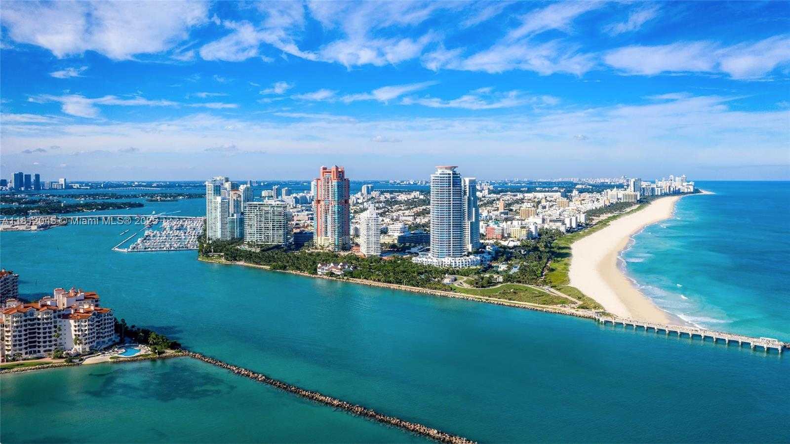 Small Image of 100 SOUTH POINTE DR #3003, Miami Beach Number 49
