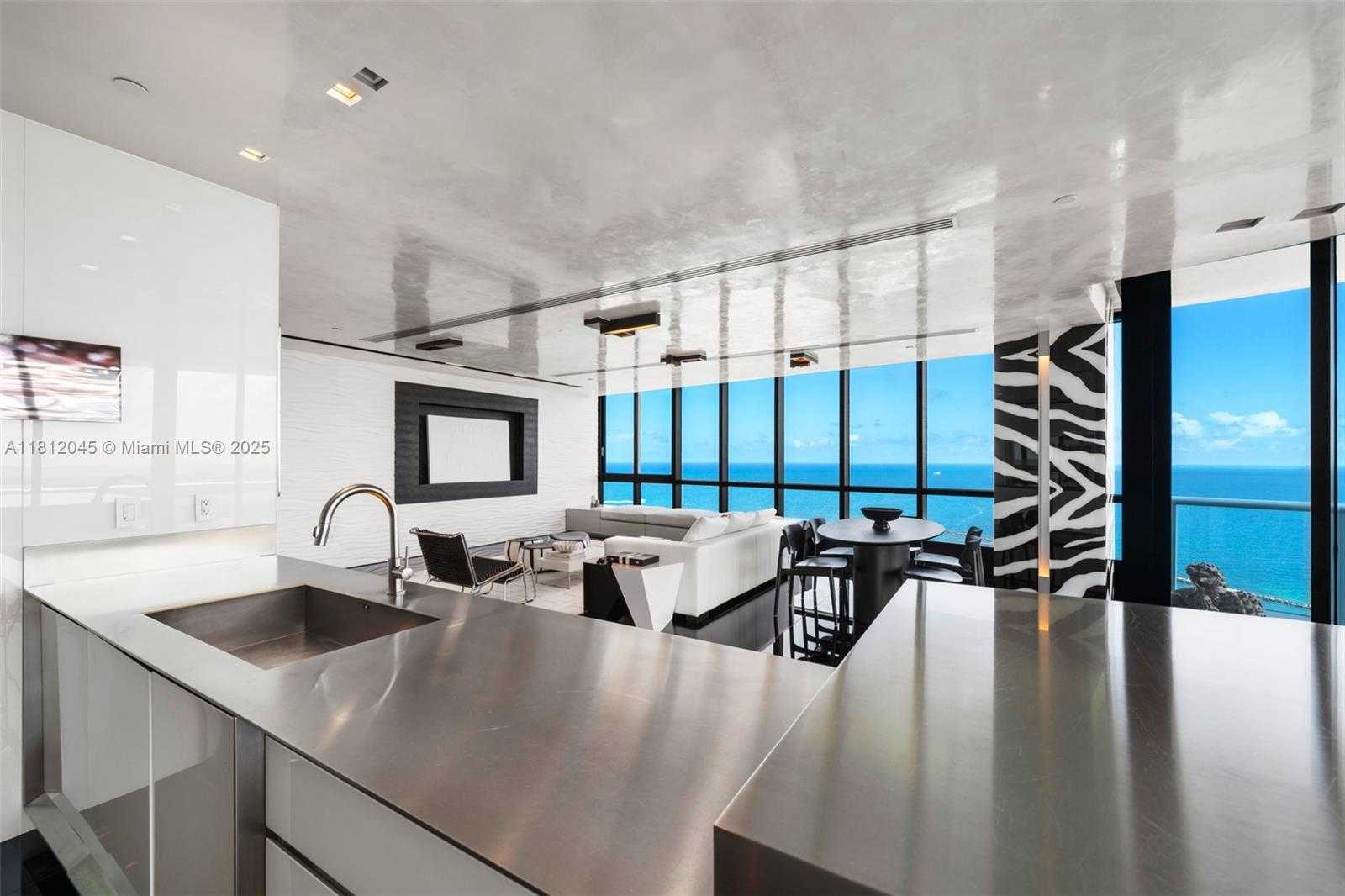 Small Image of 100 SOUTH POINTE DR #3003, Miami Beach Number 8