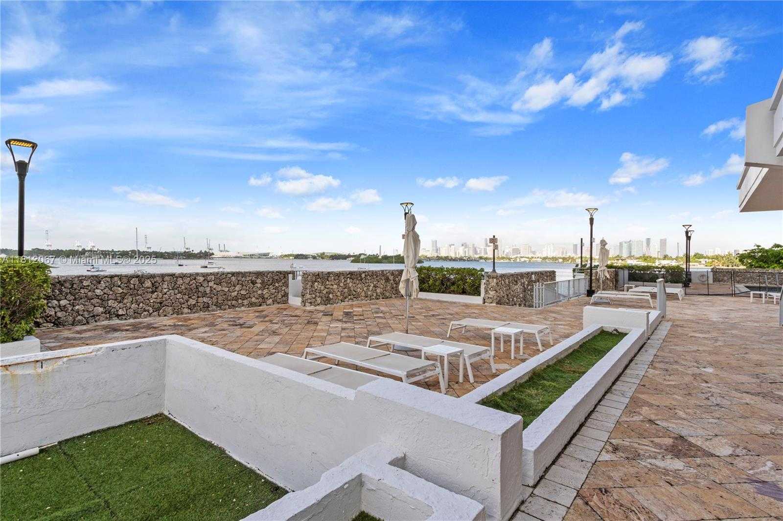 Small Image of 11 ISLAND AVE #1408, Miami Beach Number 15