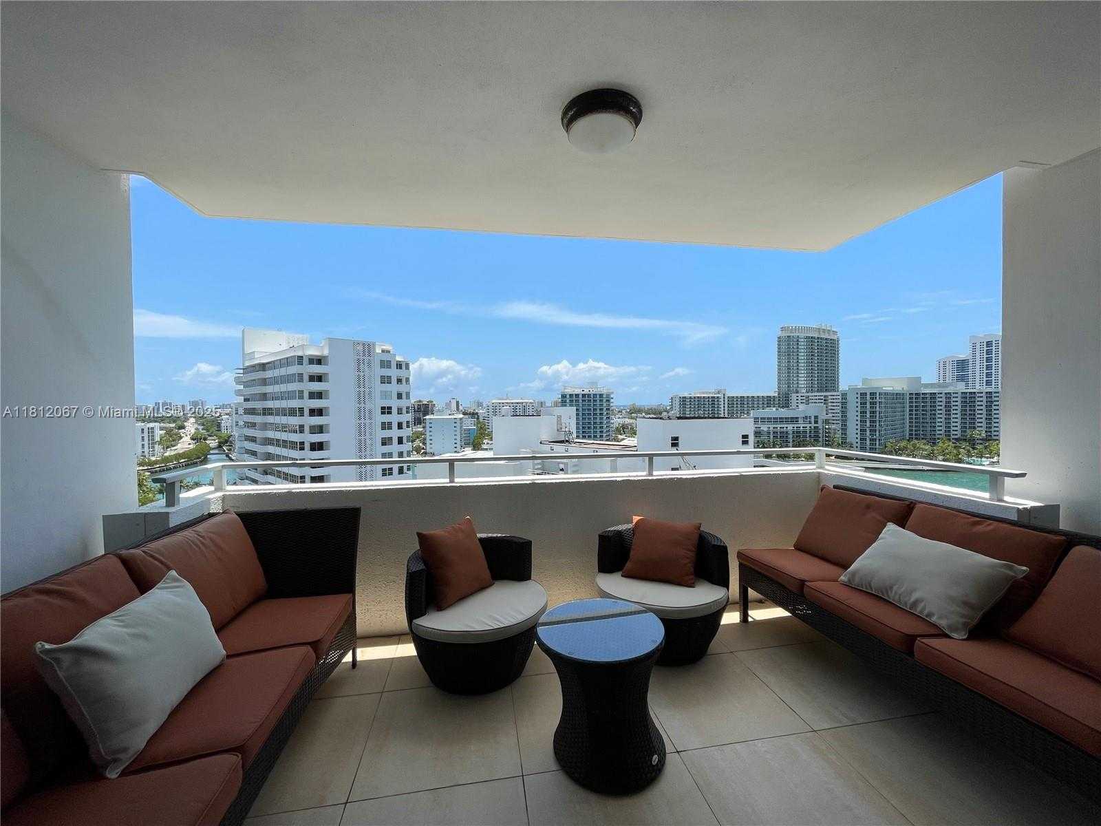 Small Image of 11 ISLAND AVE #1408, Miami Beach Number 2