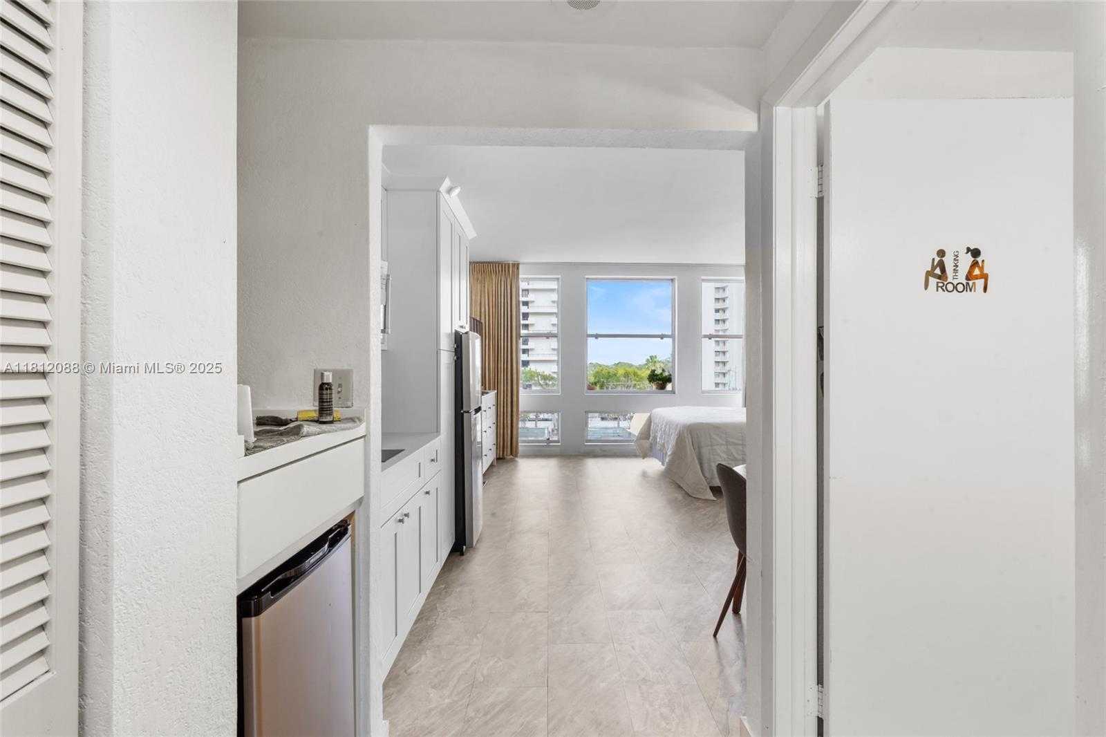 Small Image of 700 BILTMORE WAY #415, Coral Gables Number 5
