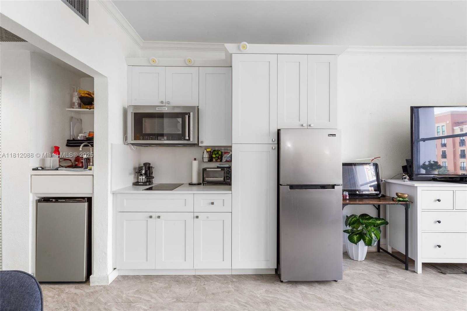 Small Image of 700 BILTMORE WAY #415, Coral Gables Number 8
