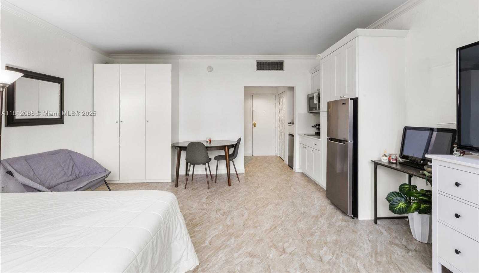 Small Image of 700 BILTMORE WAY #415, Coral Gables Number 9