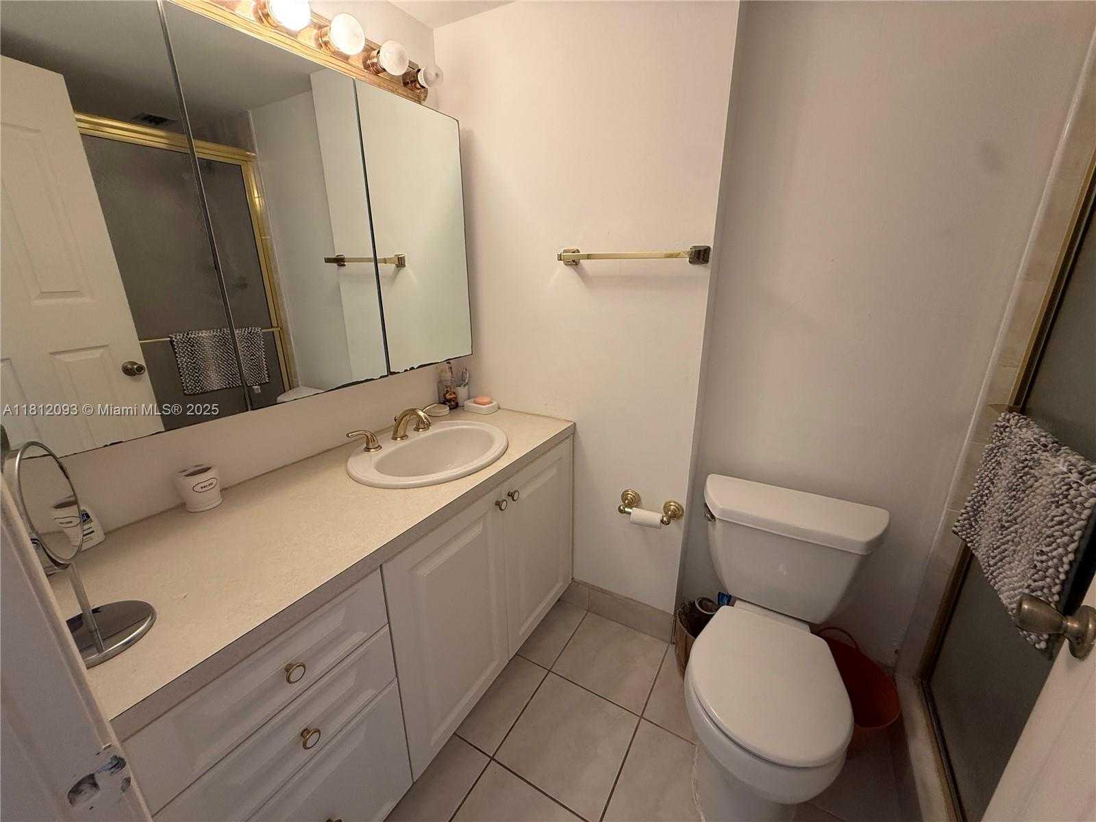 Small Image of 18051 BISCAYNE BLVD #1505, Aventura Number 13