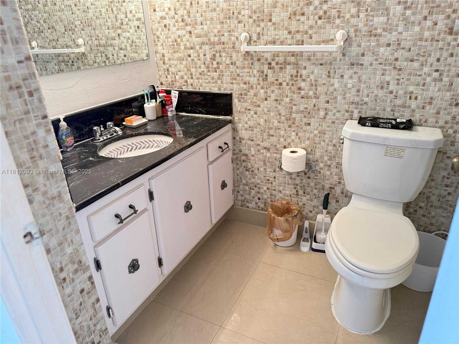 Small Image of 18051 BISCAYNE BLVD #1505, Aventura Number 19