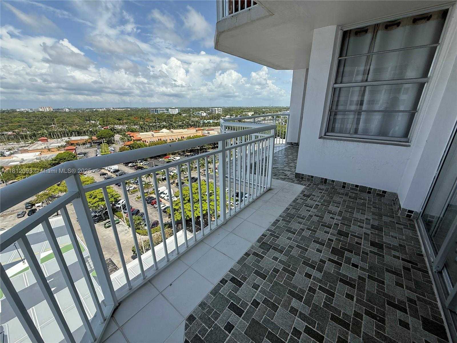 Small Image of 18051 BISCAYNE BLVD #1505, Aventura Number 7