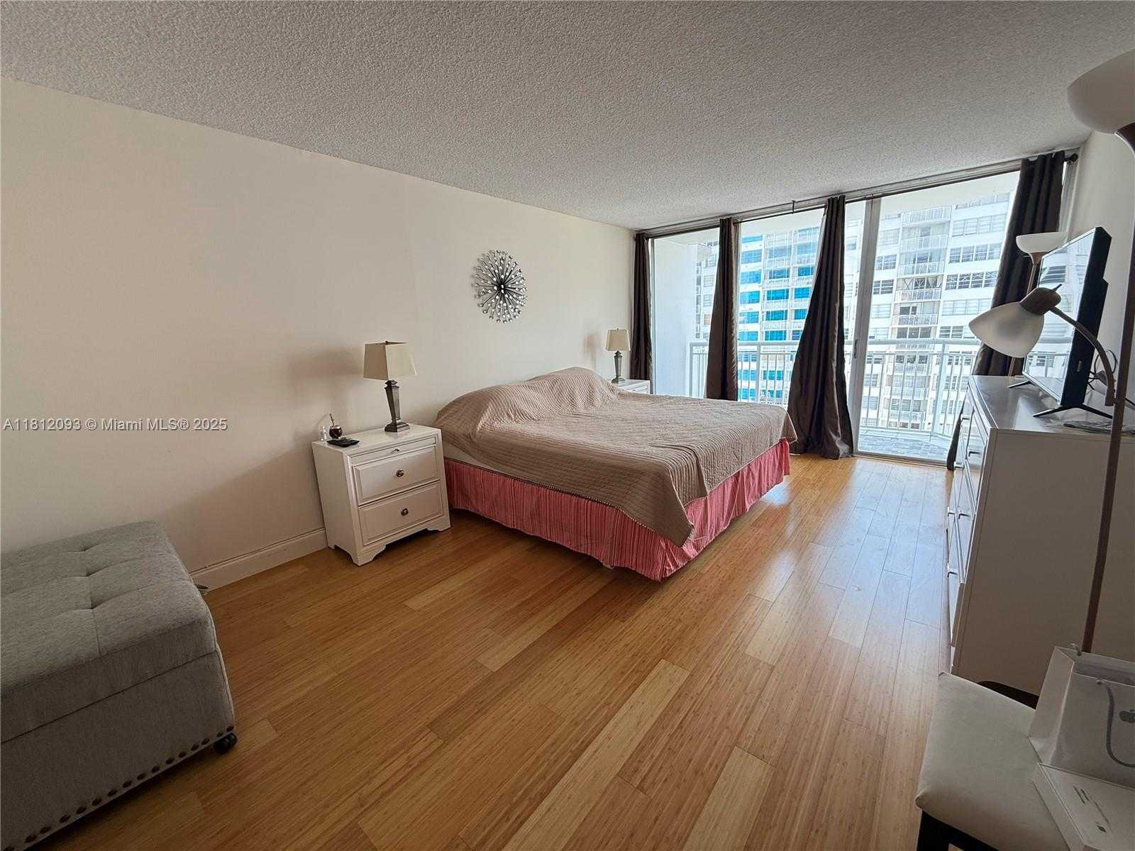 Small Image of 18051 BISCAYNE BLVD #1505, Aventura Number 9