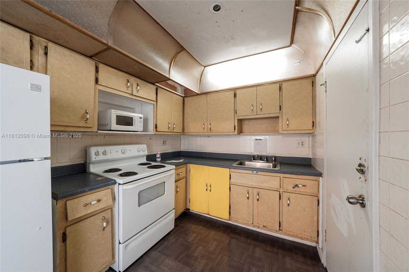 Small Image of 12500 NORTH EAST 15TH AVE #402, North Miami Number 19