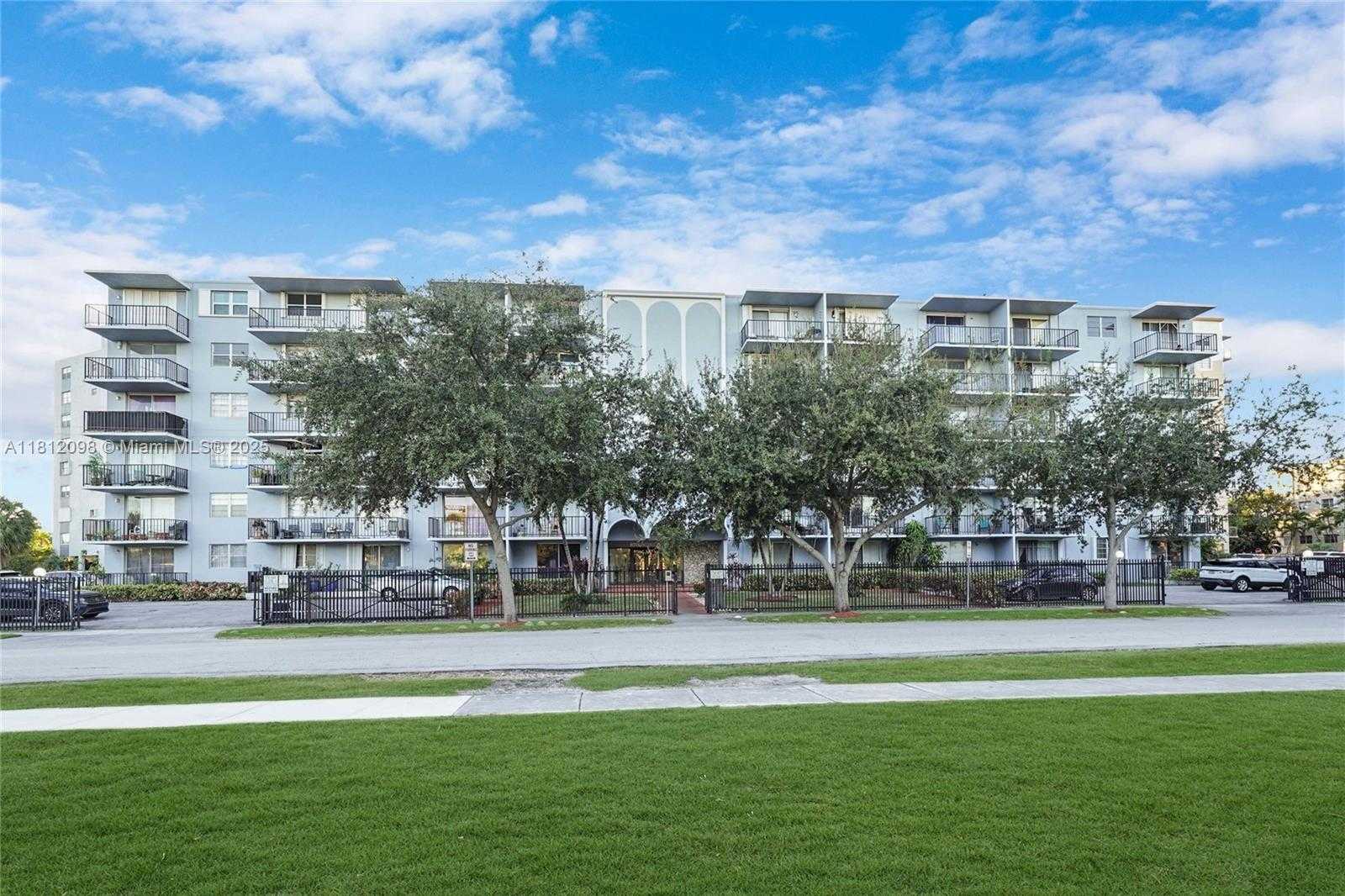 Small Image of 12500 NORTH EAST 15TH AVE #402, North Miami Number 2