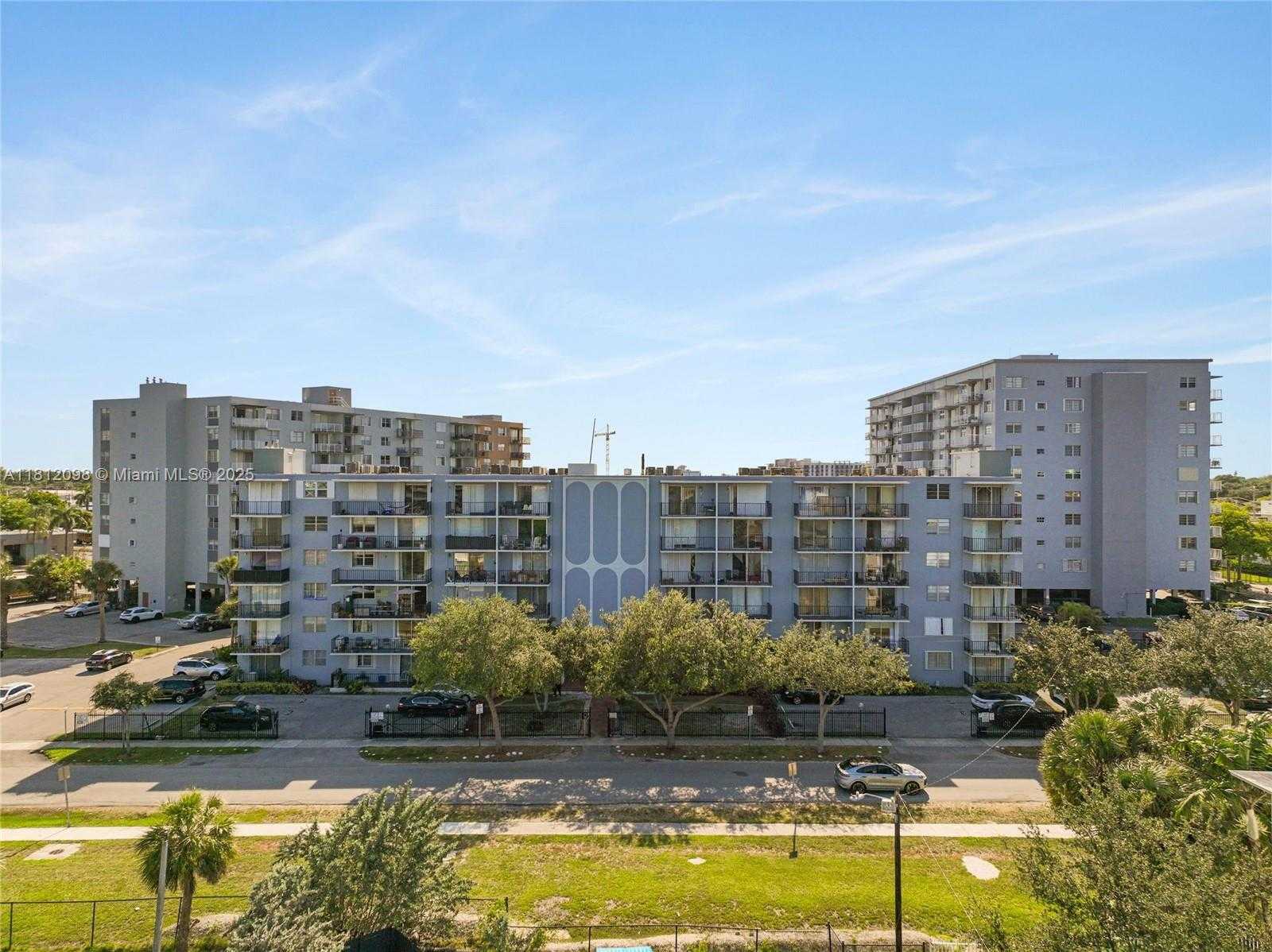 Small Image of 12500 NORTH EAST 15TH AVE #402, North Miami Number 26