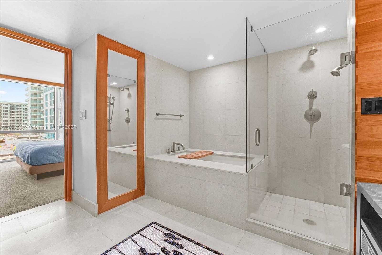 Small Image of 6801 COLLINS AVE #717 Door 703, Miami Beach Number 23