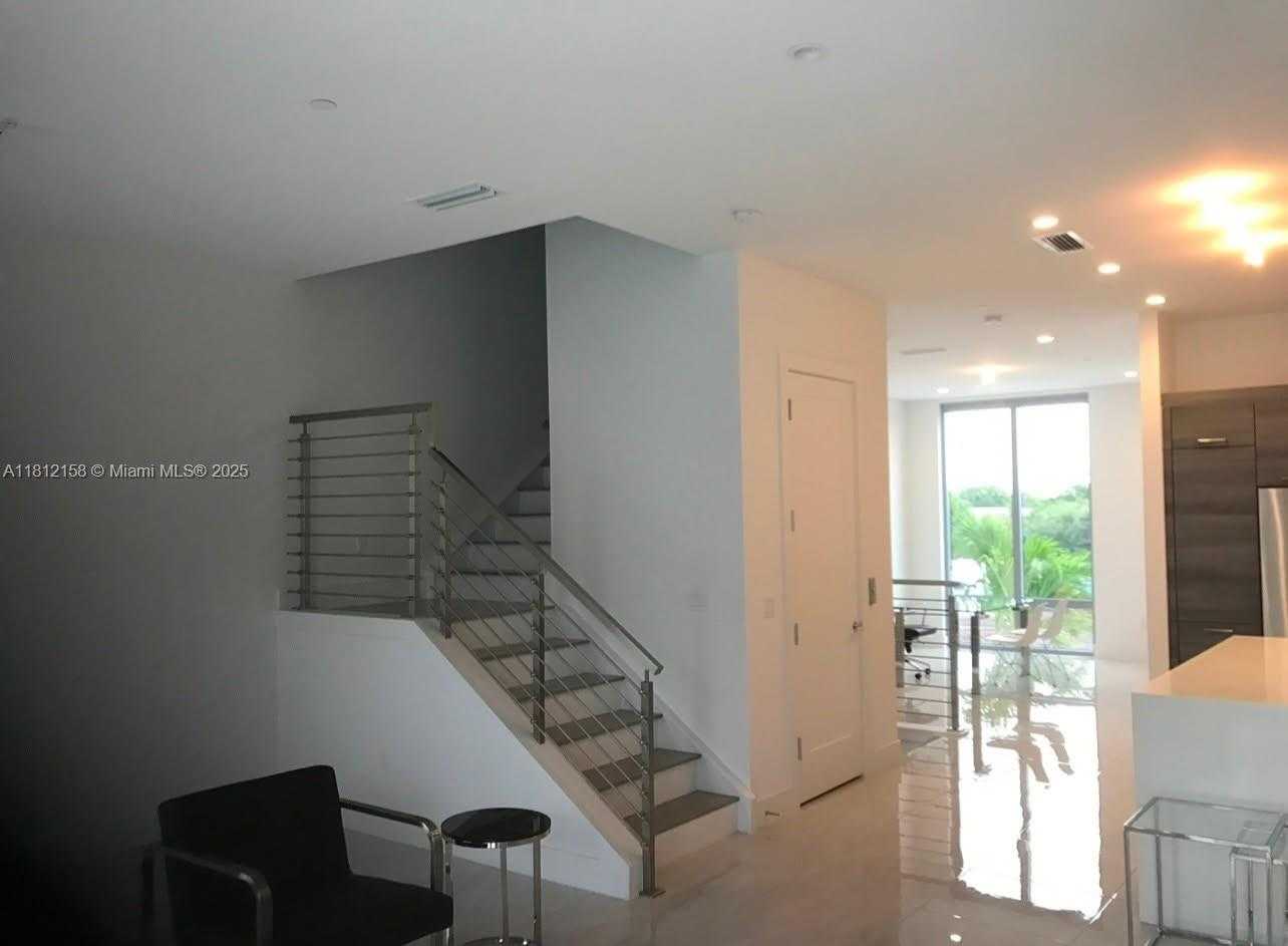 Small Image of 1731 NORTH WEST 40TH DR, Boca Raton Number 2