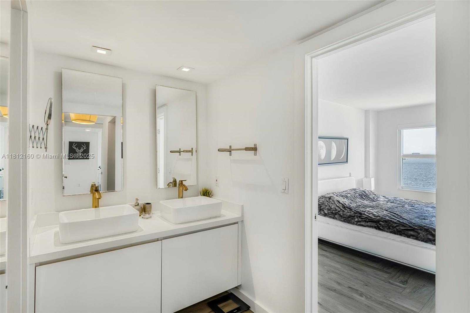 Small Image of 11111 BISCAYNE BLVD #8C, Miami Number 11