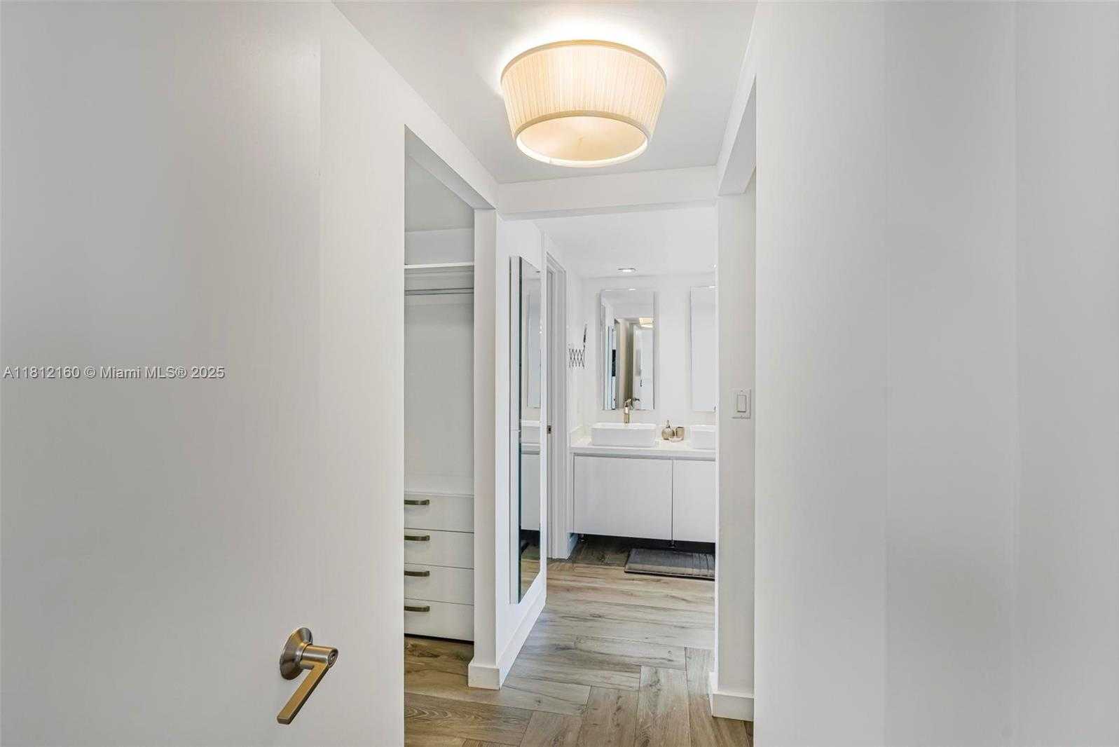 Small Image of 11111 BISCAYNE BLVD #8C, Miami Number 12