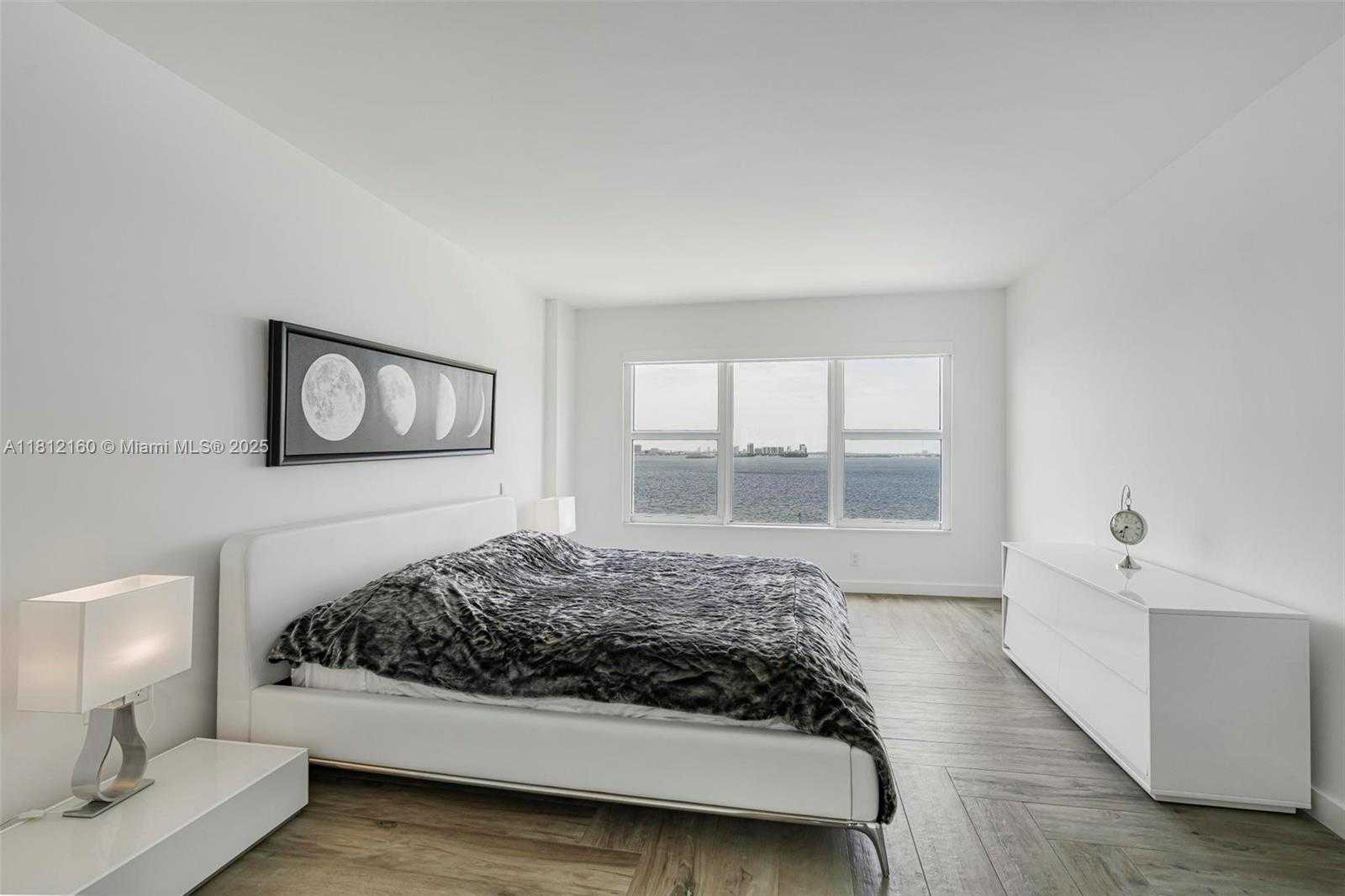Small Image of 11111 BISCAYNE BLVD #8C, Miami Number 13