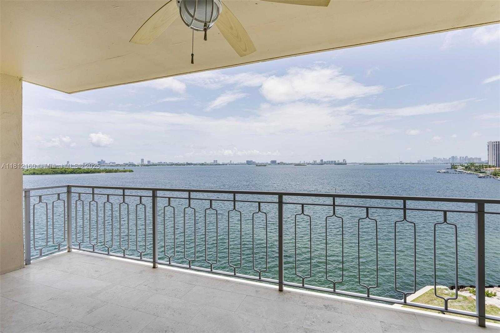 Small Image of 11111 BISCAYNE BLVD #8C, Miami Number 22
