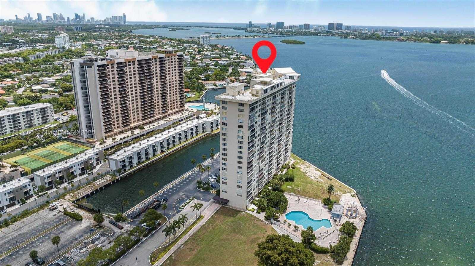 Small Image of 11111 BISCAYNE BLVD #8C, Miami Number 26